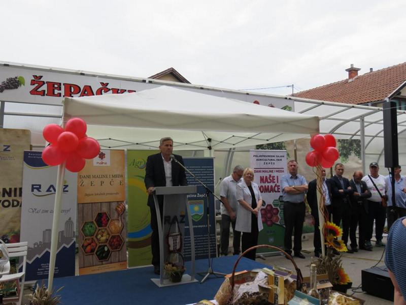 IMG_1214 Sajam „Dani maline i meda“ Žepče 2019.