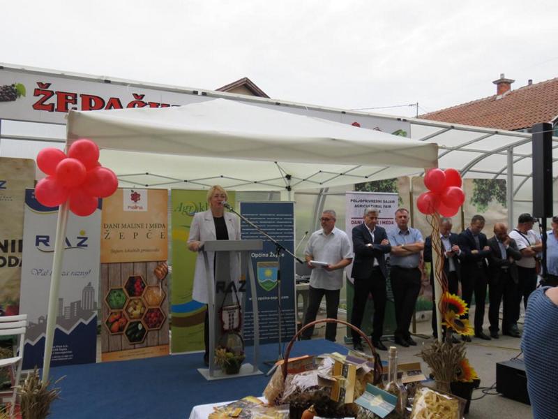 IMG_1217 Sajam „Dani maline i meda“ Žepče 2019.