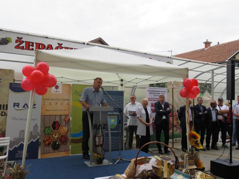 IMG_1219 Sajam „Dani maline i meda“ Žepče 2019.