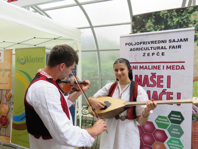 IMG_1280 Sajam „Dani maline i meda“ Žepče 2019.