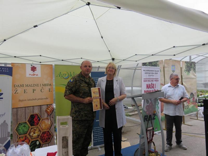 IMG_1368 Sajam „Dani maline i meda“ Žepče 2019.